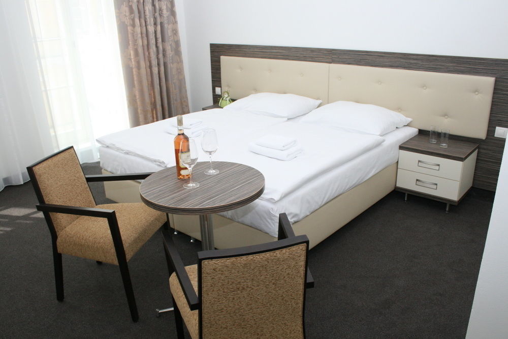 Hotel Malta Karlovy Vary Luaran gambar