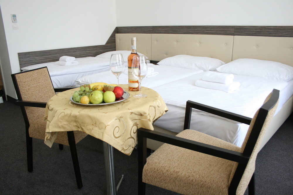 Hotel Malta Karlovy Vary Luaran gambar