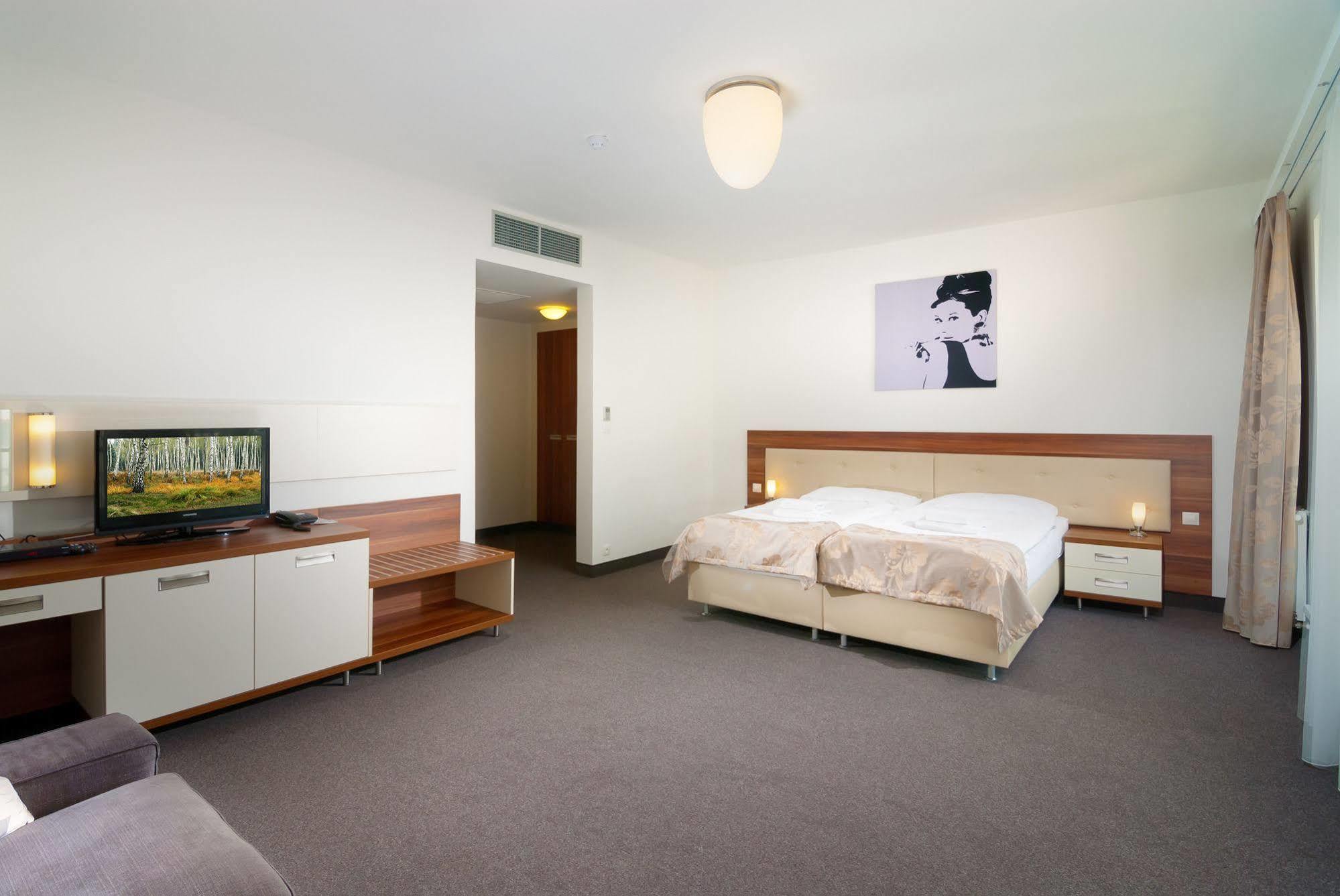 Hotel Malta Karlovy Vary Luaran gambar